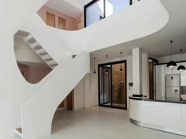 تصاویر؛ این خانه با معماری خود مانند نگین در نجف آباد می درخشد