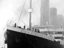 عکس؛ سفر در زمان؛ «عکس یادگاری کاپیتان و سازنده کشتی تایتانیک»؛ سال 1290