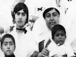 عکس؛ سفر به تاریخ؛ «مادر احمدشاه قاجار» با فرزندان و ندیمه هایش در دوران تبعید در اودسای روسیه