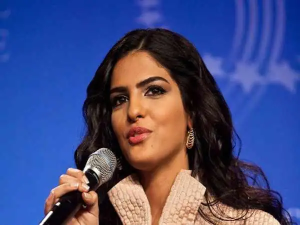 عکس؛ سفر در زمان؛ «ثروتمندترین مرد جهان عرب در کنار همسر دوم اش»؛ سال 1394