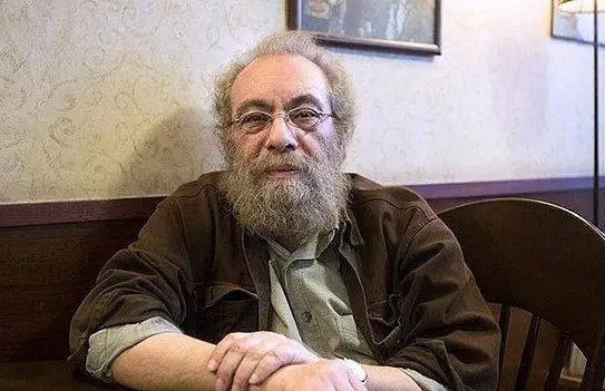 عکس؛ سفر به تاریخ؛ چهرۀ «مسعود فراستی» در یک مناظره؛ سال 1358