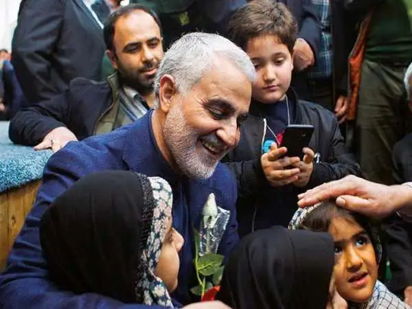 عکس؛ سفر به تاریخ؛ عکس کمتر دیده شدۀ «حاج قاسم سلیمانی» در 15 سالگی