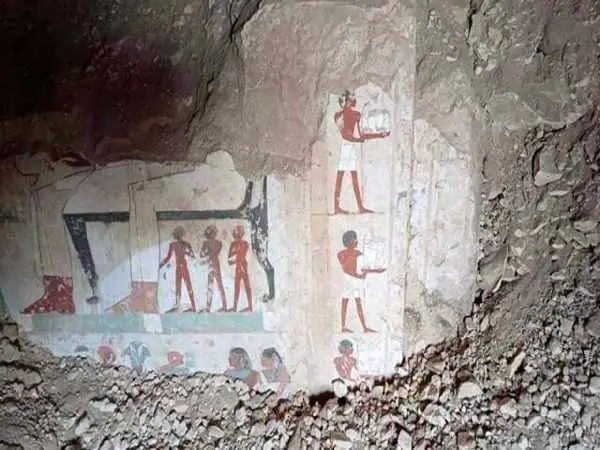 کشف مقبره های 3000 ساله