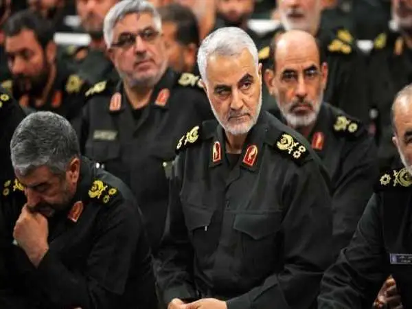 عکس؛ سفر در زمان؛ «صادق آهنگران در کنار سردار سلیمانی»؛ دهه 70