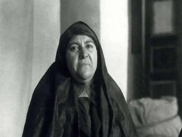 عکس؛ سفر در زمان؛ ظاهر متفاوت «دختر مظفرالدین شاه» در آلمان؛ دهه 1300