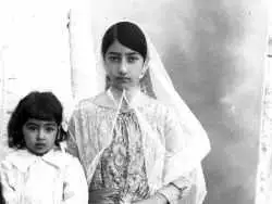 تصاویر؛ سفر به عصر قاجار؛ از «دختر ناصرالدین شاه و مادرشوهرش» تا «دختران اشراف زاده و خدمتکارشان»