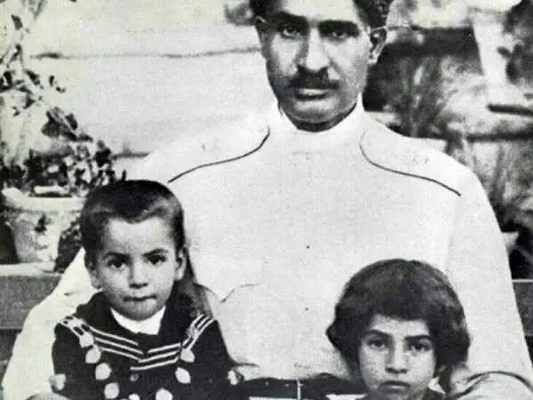 عکس؛ سفر در زمان؛ شکل و شمایل «همدم السلطنه، فرزند اول رضاخان»؛ سال 1338