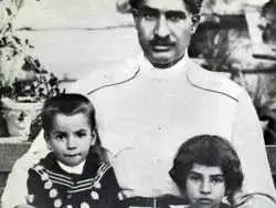 عکس؛ سفر در زمان؛ شکل و شمایل «همدم السلطنه، فرزند اول رضاخان»؛ سال 1338