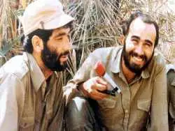 عکس؛ سفر در زمان؛ «حسین خرازی در میان گروهان غواصان» در جبهه؛ دهه 60 