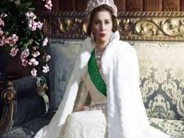 عکس؛ سفر به تاریخ؛ «ملکه نازلی، مادرزن محمدرضا پهلوی» در کنار «رضاخان»