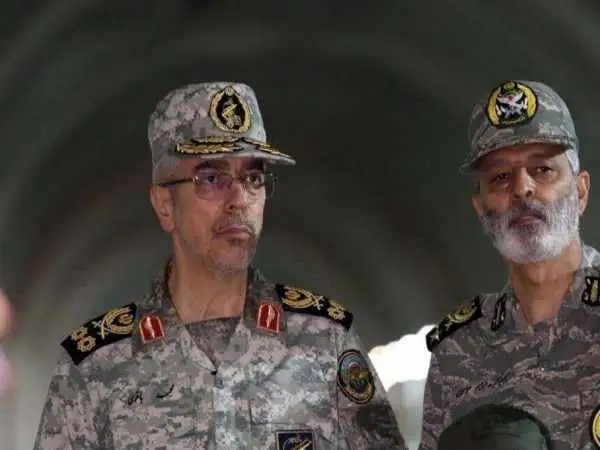 عکس؛ سفر به تاریخ؛ چهرۀ متفاوت «سرلشکر باقری» در 20 سالگی در کنار همرزمانش در جبهه