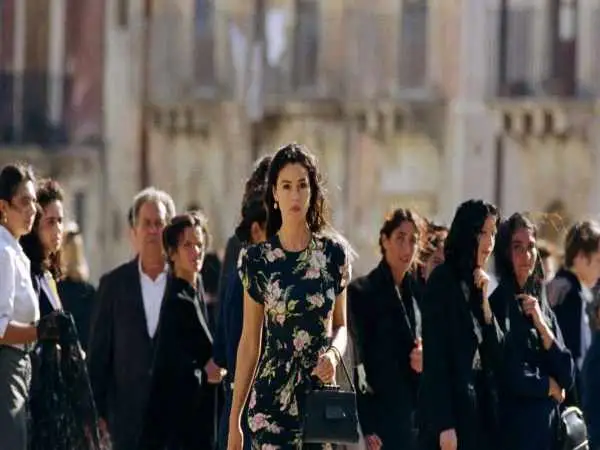 تصاویر؛ سفر در زمان؛ ژست و ظاهر متفاوت «بازیگر نقش مالنا» در 36 سالگی؛ سال 79