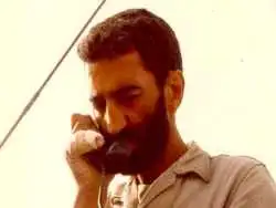 عکس؛ سفر در زمان؛ «احمد متوسلیان در کنار یک نظامی پناهنده عراقی در مریوان»؛ سال 60