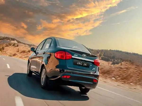 «جک j4» یا «پژو 207»؛ کدام ایمن تر است؟