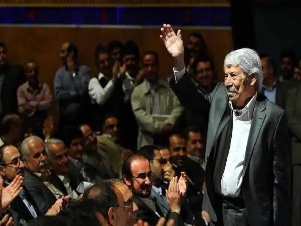 عکس؛ سفر در زمان؛ «داوود رشیدی در حال گفتگو با حسن روحانی»؛ اواسط دهه 90