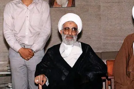 عکس؛ سفر به تاریخ؛ گزارش ساواک دربارۀ «آیت الله جنتی»؛ «به جان شاهنشاه دعا نمی کند»