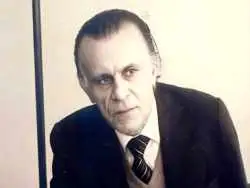 عکس؛ سفر در زمان؛ مترجم و نویسنده مشهور ایرانی