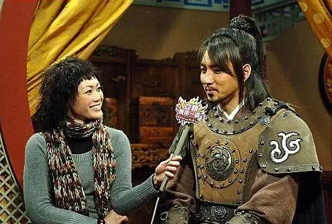 عکس؛ سفر به تاریخ؛ حضور سرزدۀ «جومونگ و مادرش» در سفارت ایران در کره جنوبی؛ سال 1393