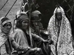 عکس؛ سفر به تاریخ؛ چهرۀ «نادعلی و گل خاتون» عروس و داماد عشایری؛ 136 سال قبل