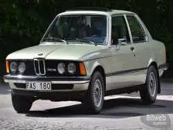 تصاویر؛ بی ام و 323i مدل 1979 با کارکرد 35 هزار کیلومتر، هم قیمت سری 3 صفرکیلومتر!