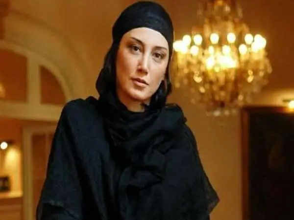 عکس؛ سفر به تاریخ؛ چهرۀ «هدیه تهرانی» در 26 سالگی در یکی از اولین فیلم هایش؛ سال 77