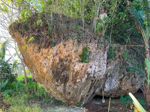 این سنگ غول پیکر 7 هزار سال قبل توسط یک «موج عظیم» جابه جا شده است