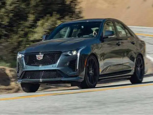 تصاویر؛ پشت فرمان کادیلاک ct4-v، قدرتمند اما فاقد هیجان بلک وینگ