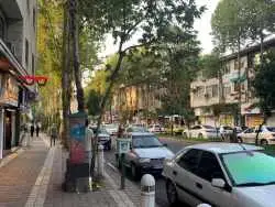 عکس؛ سفر در زمان؛ «5 جوان گیلانی در بلوار گلسار رشت، وقتی زمین خالی بود»؛ سال 1355