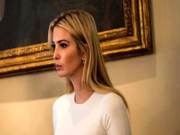 عکس؛ سفر در زمان؛ «ایوانکا ترامپ 18 ساله در کنار مادرش در یک مراسم»؛ سال 1378