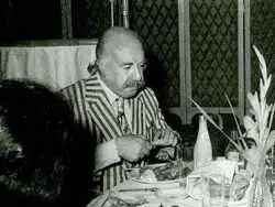 عکس؛ سفر به تاریخ؛ خانۀ «هژبر یزدانی، ابرسرمایه دار دوران پهلوی» در مهدی شهر سمنان