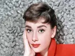 عکس؛ سفر در زمان؛ «آدری هپبورن، بازیگر شهیر هالیوود» در 21 سالگی؛ سال 1329