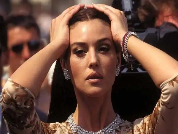 عکس؛ سفر در زمان؛ «مونیکا بلوچی 37 ساله در کنار کیانو ریوز»؛ سال 1382