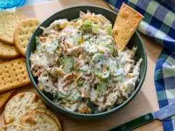 طرز تهیه سالاد مرغ کلاسیک به روش رستورانی