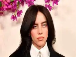 تصاویر؛ سفر در زمان؛ ژست های خاص «بیلی آیلیش» در 15 سالگی؛ سال 1396