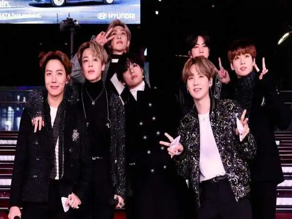 عکس؛ سفر در زمان؛ تیپ و چهره «گروه بی تی اس» در سال اول فعالیت شان؛ سال 1392