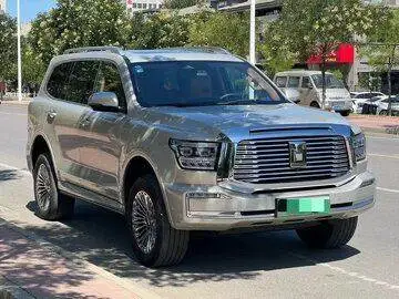 تصاویر؛ لندکروز چینی به ایران نرسیده تغییر کرد 