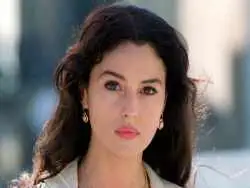 عکس؛ سفر در زمان؛ «مونیکا بلوچی در کنار همسر سوم اش، تیم برتون»؛ سال 1402