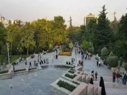 عکس؛ سفر در زمان؛ «سردیس شاهان در پارک ملت تهران»؛ سال 1356