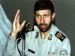 عکس؛ سفر در زمان؛ «رهبر انقلاب در کنار تابوت شهید صیاد شیرازی»؛ سال 1378