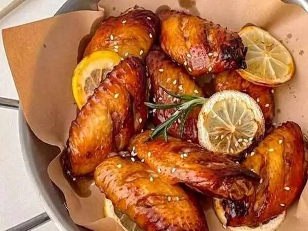 طرز تهیه بال دوغی ترد و کریسپی در ماهیتابه