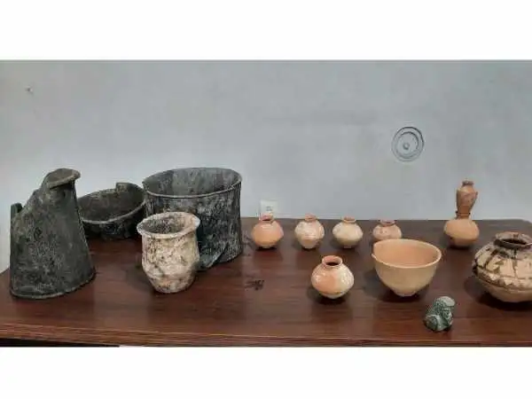 کشف 15 شی عتیقه در جیرفت