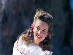 عکس؛ سفر در زمان؛ «مرلین مونرو، نماد زیبایی در هالیوود» در 7 سالگی؛ سال 1311