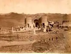 عکس؛ سفر به تاریخ؛ عکس دیده نشده از پروژۀ ساخت «چاپارخانۀ قم» در زمان ناصرالدین شاه