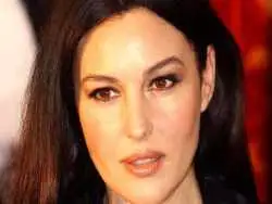 تصاویر؛ سفر در زمان؛ «مونیکا بلوچی 52 ساله» در یک جشنواره؛ سال 1396