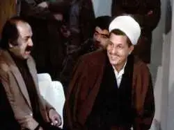 عکس؛ سفر در زمان؛ هاشمی رفسنجانی در کنار نیروهای مسلح کرد؛ سال 58