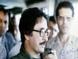 عکس؛ سفر در زمان؛ «بنی صدر در کنار 4 افسر ارتش» در جبهه؛ سال 59