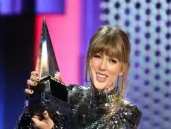 عکس؛ سفر در زمان؛ ظاهر متفاوت «تیلور سوئیفت» در 22 سالگی؛ سال 1391