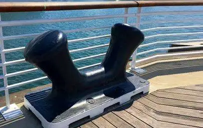 عکس؛ هنر خیابانی؛ خلاقیت بامزه هنرمندی که «مهار کشتی» را به «دو پرندۀ عاشق» تبدیل کرده است