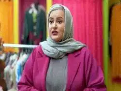 عکس؛ سفر به تاریخ؛ چهرۀ «نعیمه نظام دوست» در 20 سالگی در یک جشن تولد؛ سال 1373