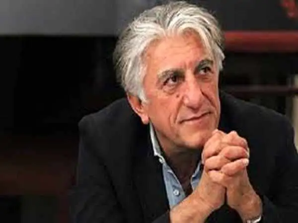 رضا کیانیان به کمک امدادگران رفت